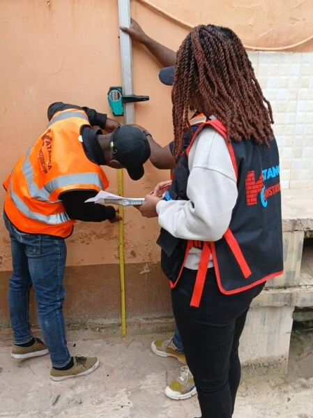 maison de luxe en blanc